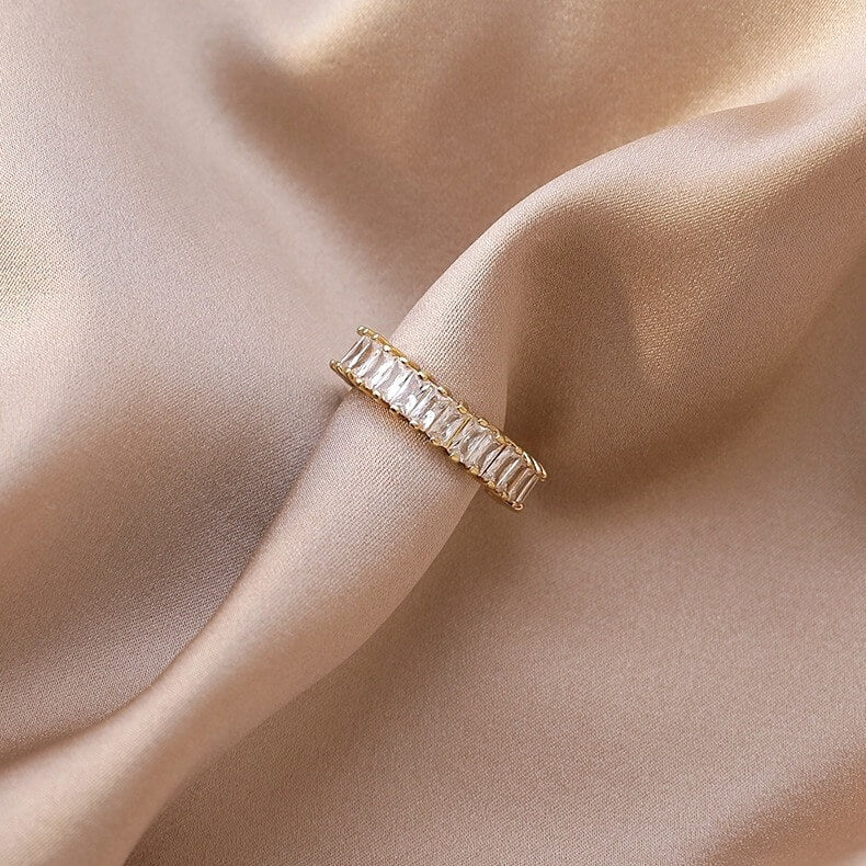 Evie Ring